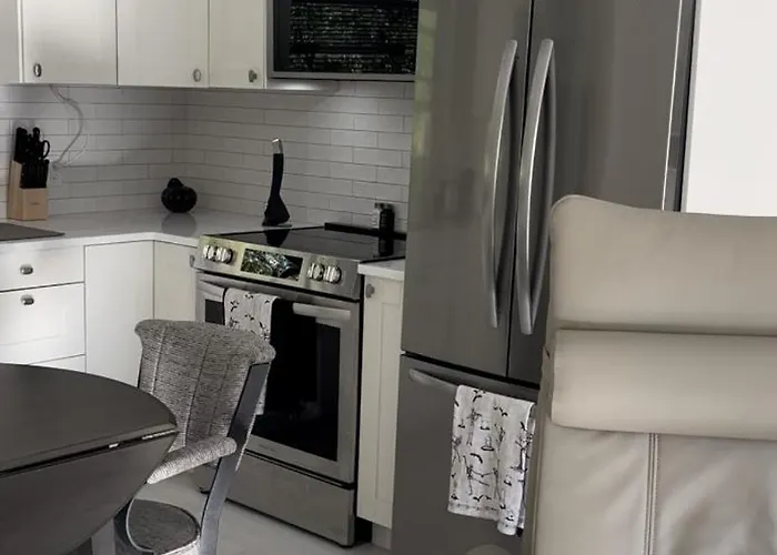 Quiet Retreat Apartment Homer Glen